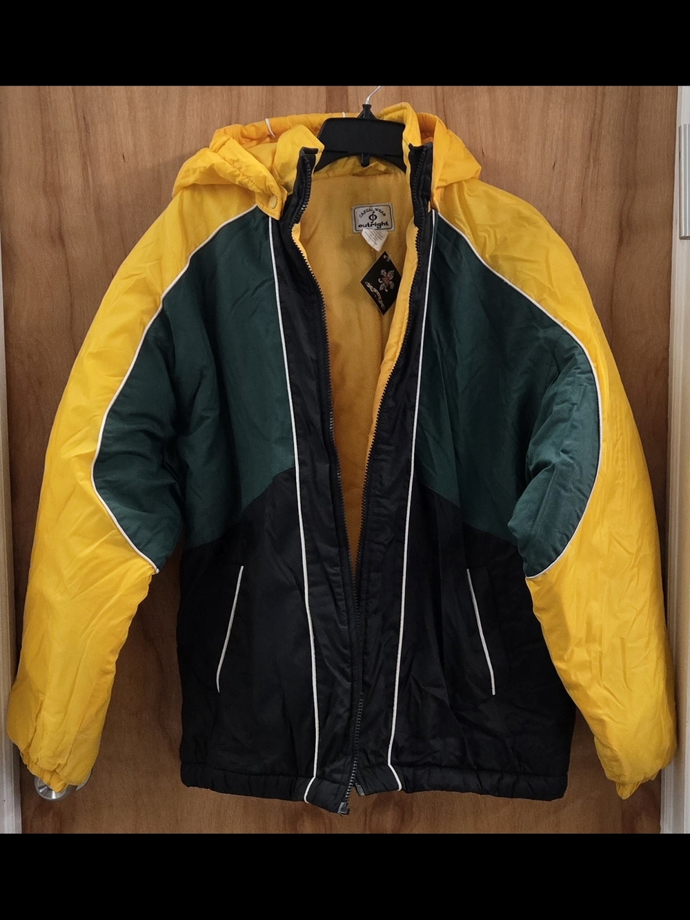 OUTRIGHT COLORBLOCK JACKET MEN'S MEDIUM - ZIPPER ISSUE / READ
